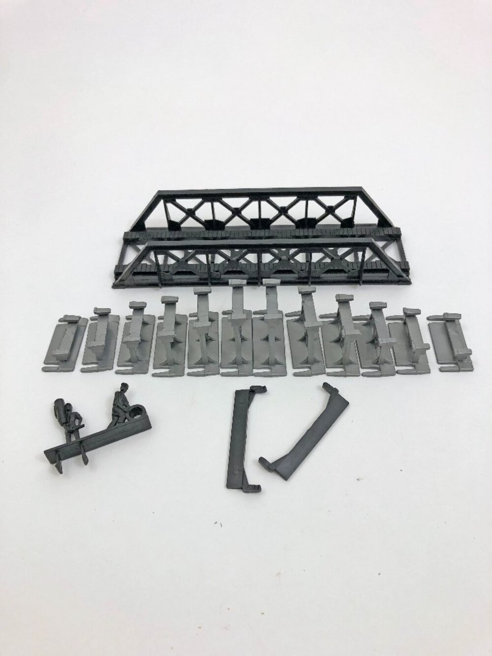 HO Scale Graduated Trestle Set & Truss Bridge Preowned
